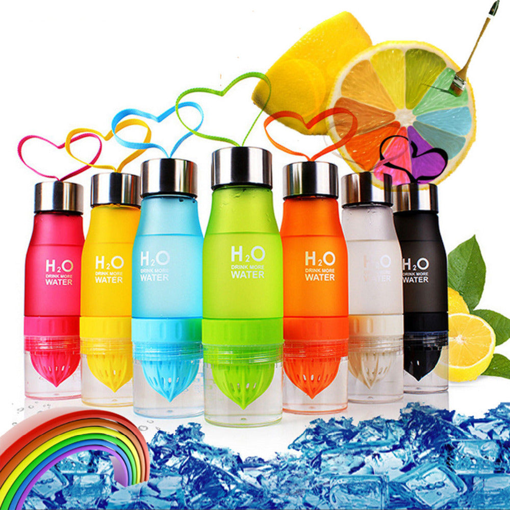 Butelka sportowa z wkładką na owoce – 650 ml